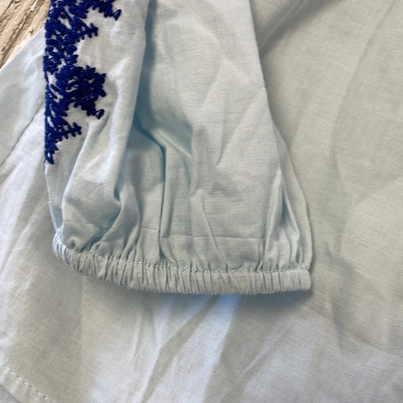 NWT LOVERICH ON OR OFF THE SHOULDER EMBROIDERY TOP - Picture 3 of 9